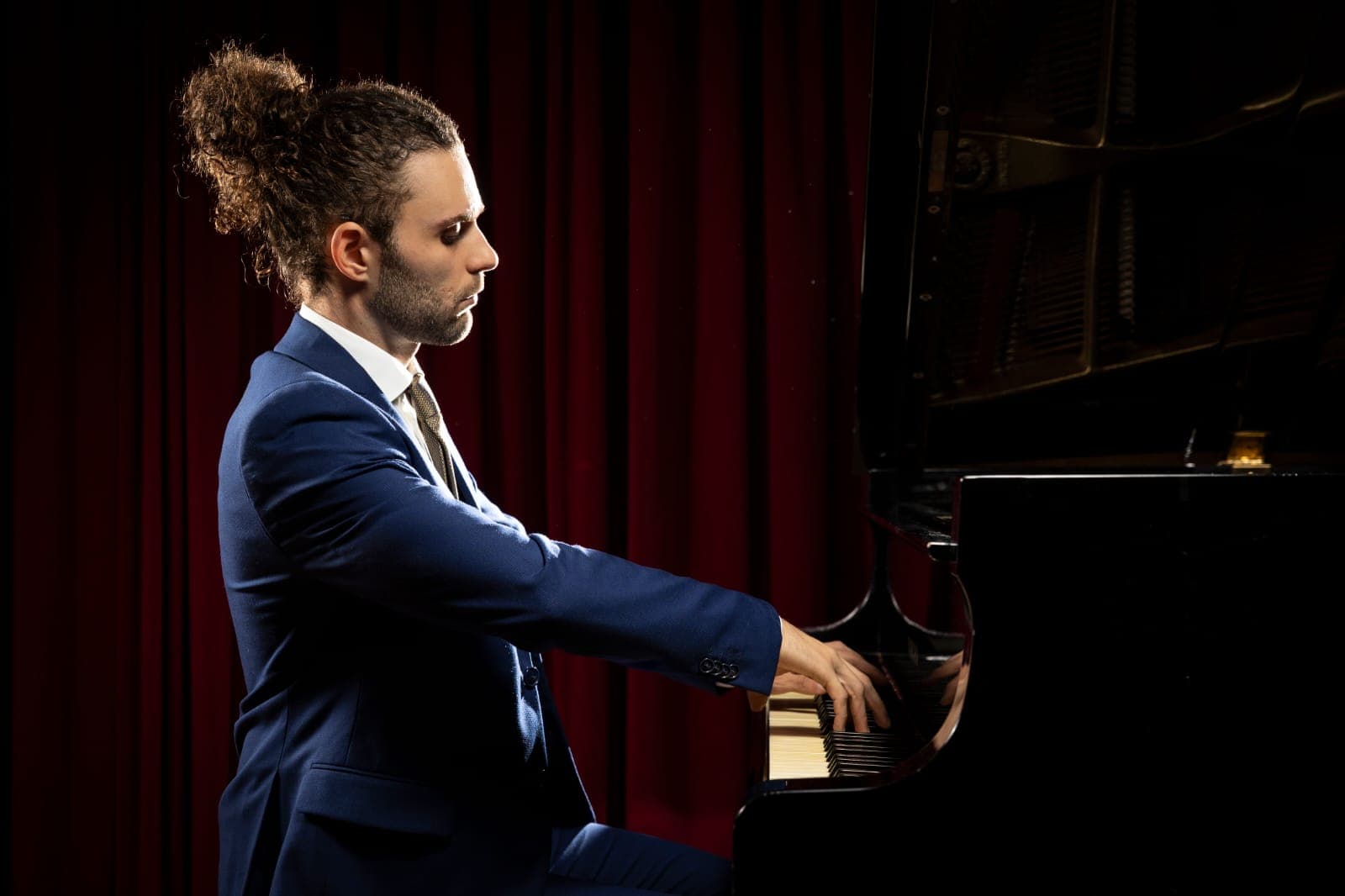 Side profile playing